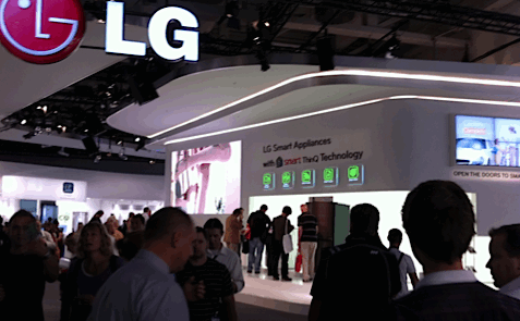 LG stand showing the connected appliances