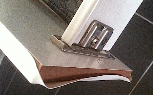 Kitchen drawer supposedly damaged by an overheating built in oven