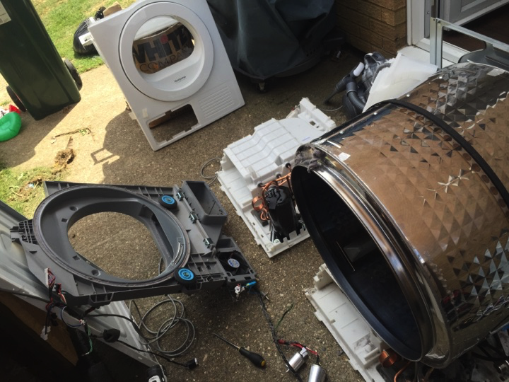 Inside a Samsung heat pump dryer